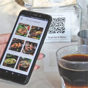 Tersedia menu online dengan scan QR Code